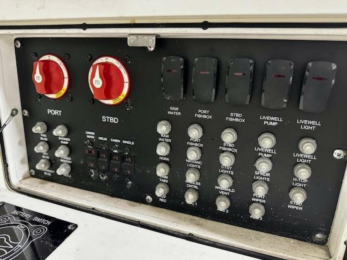 2016 Boston Whaler 285 Conquest