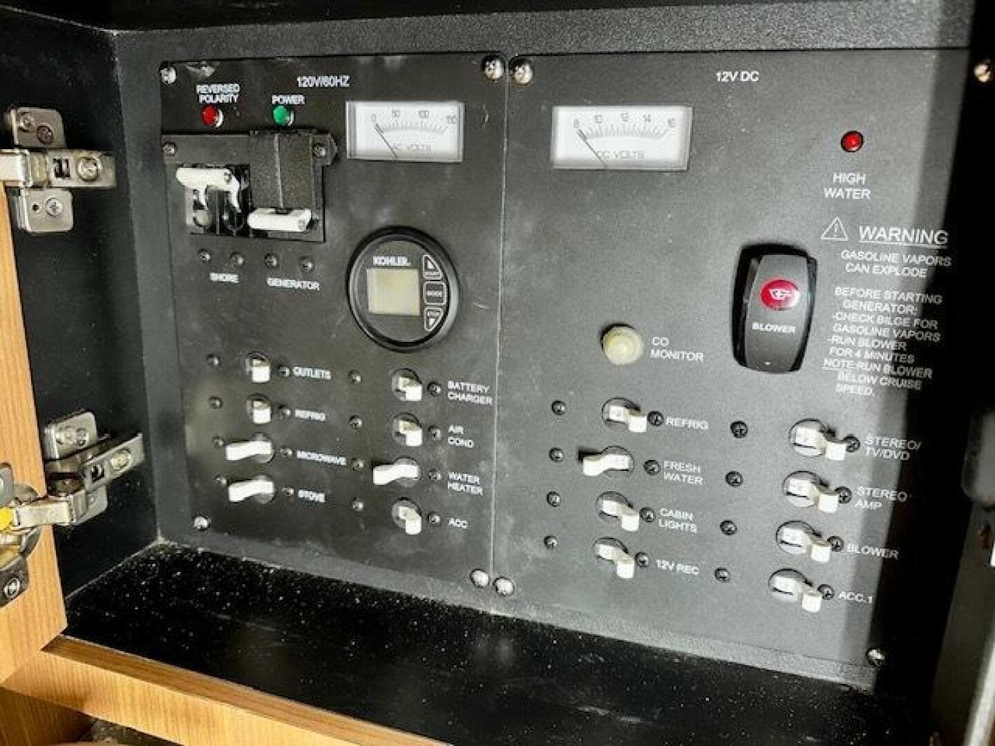 2016 Boston Whaler 285 Conquest