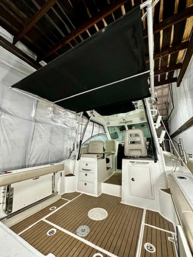 2016 Boston Whaler 285 Conquest