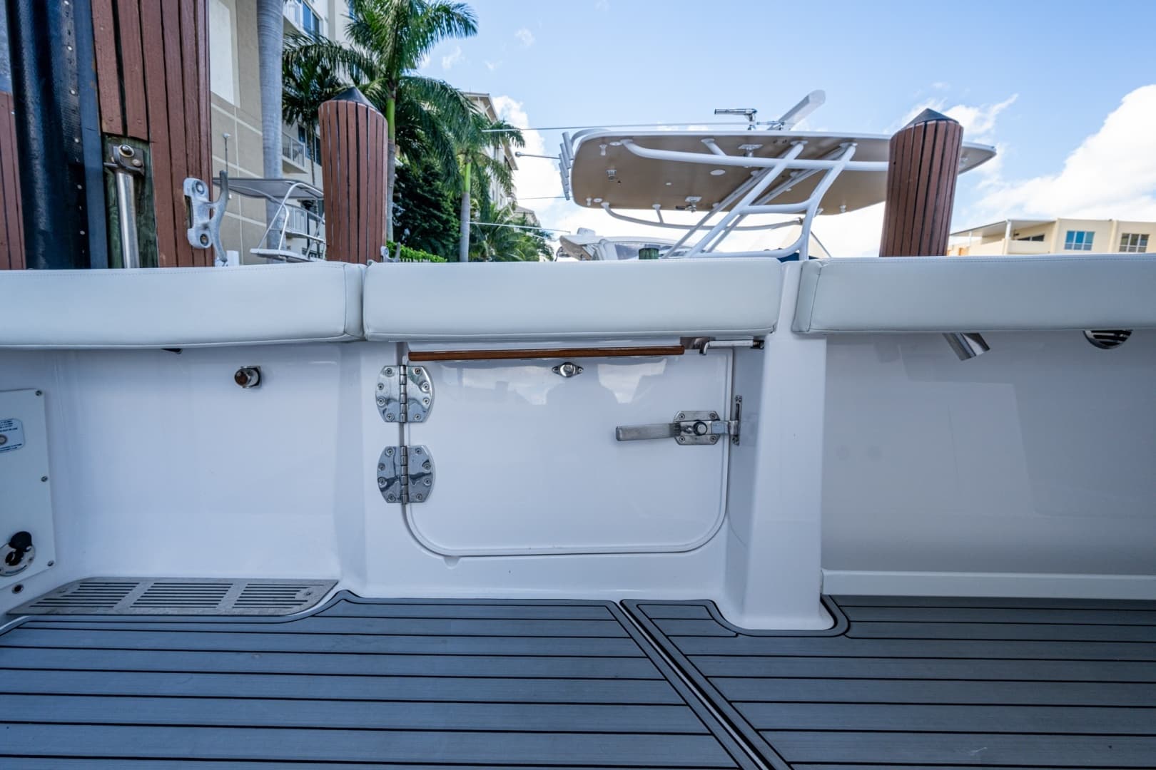 2020 Everglades 395 Center Console
