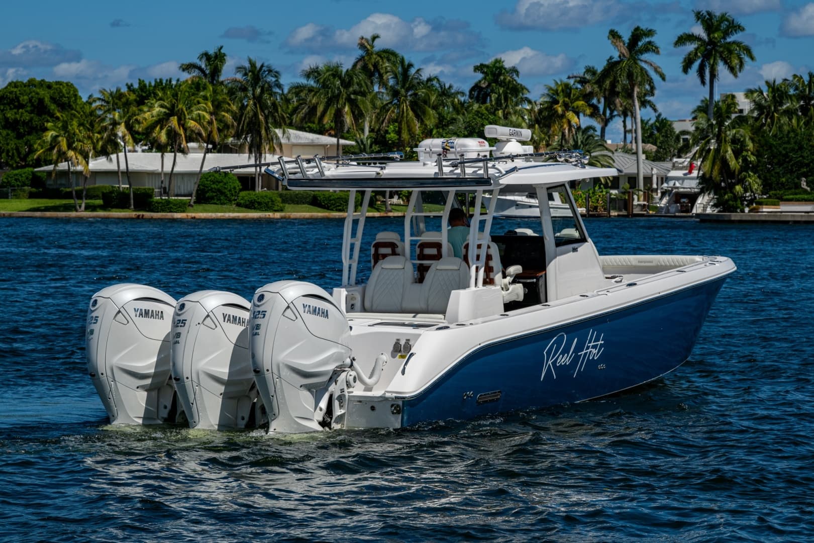 2020 Everglades 395 Center Console