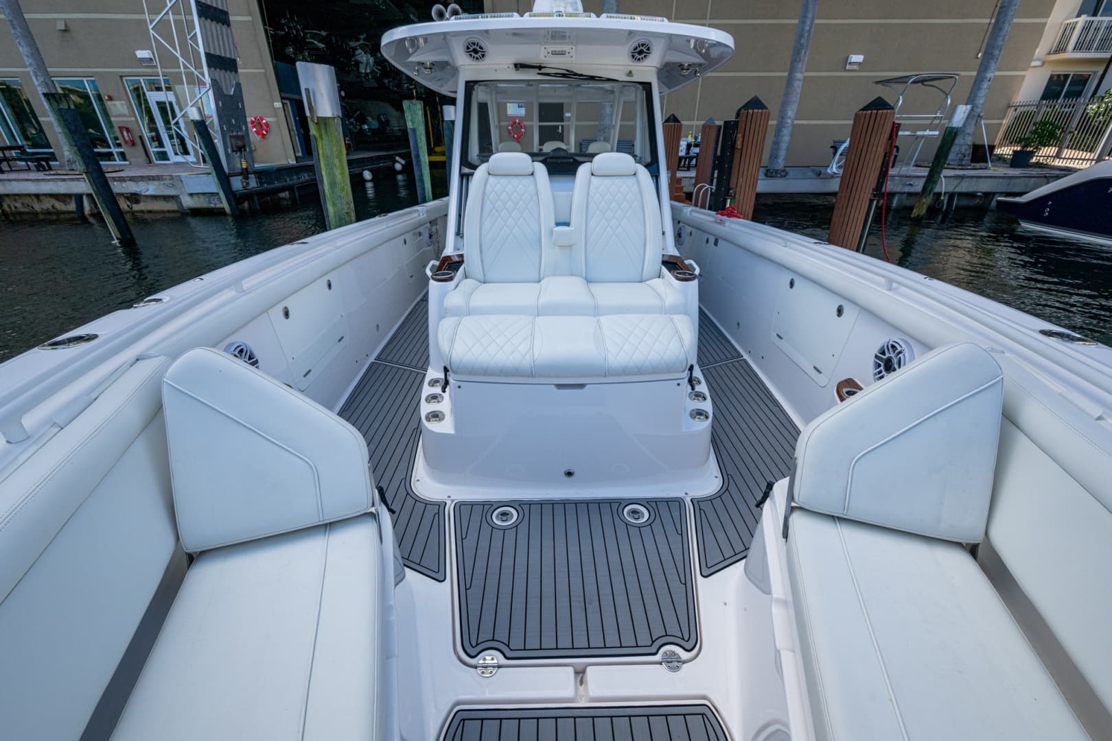 2020 Everglades 395 Center Console