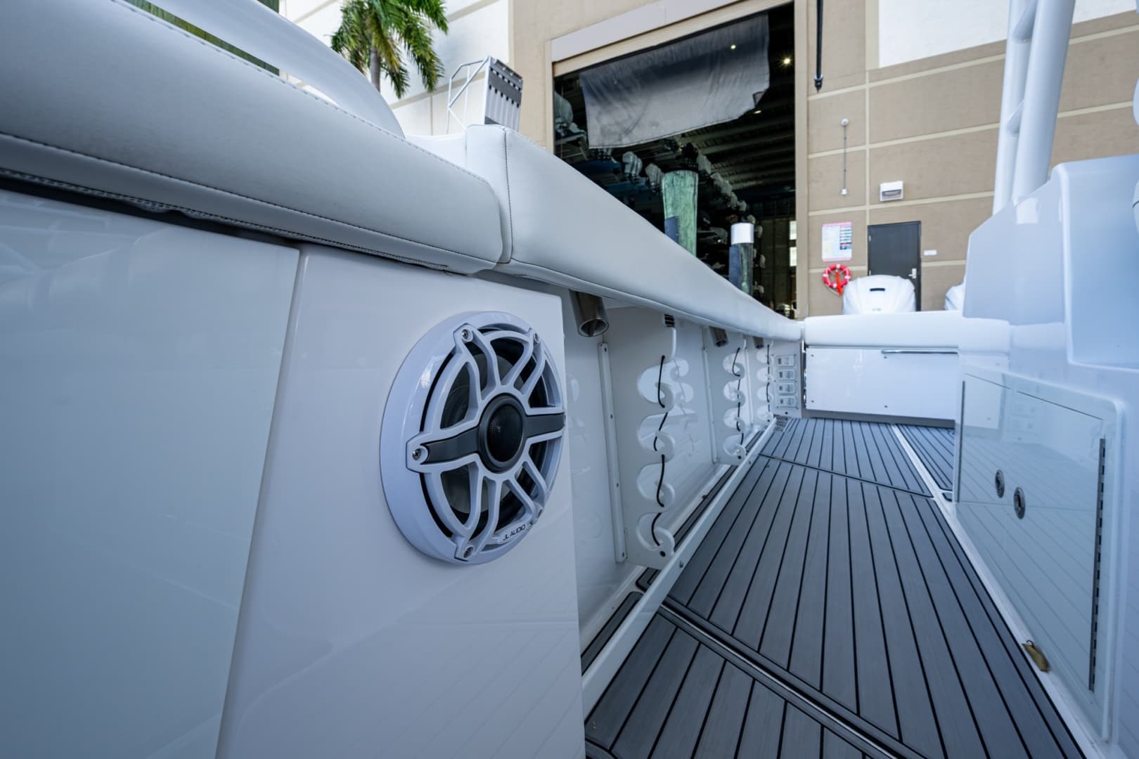 2020 Everglades 395 Center Console