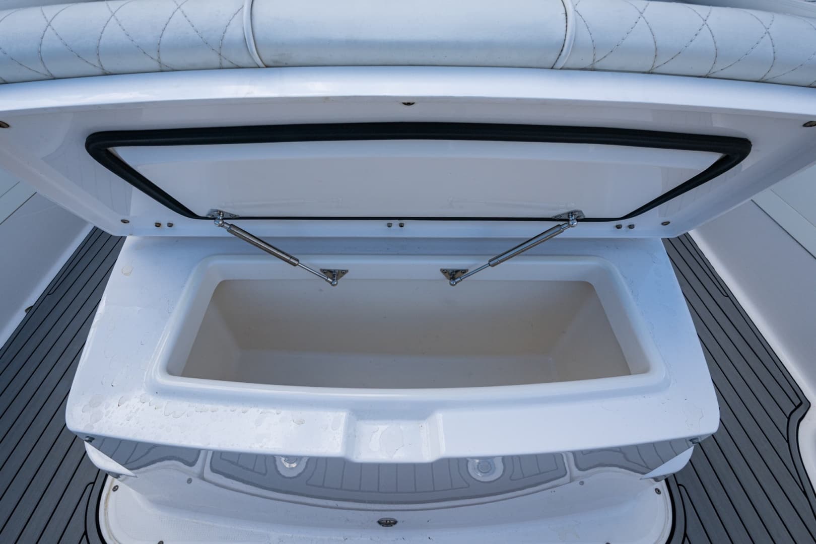 2020 Everglades 395 Center Console
