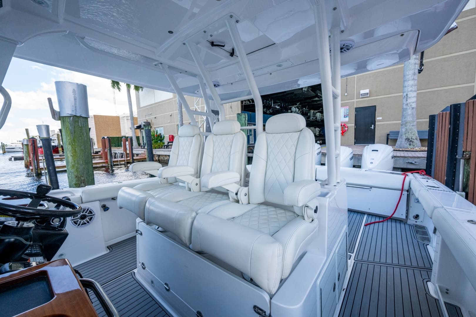 2020 Everglades 395 Center Console