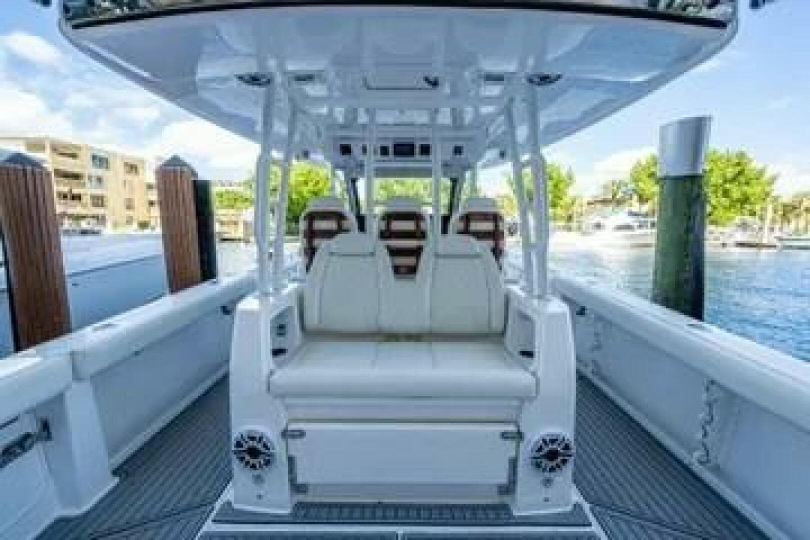 2020 Everglades 395 Center Console