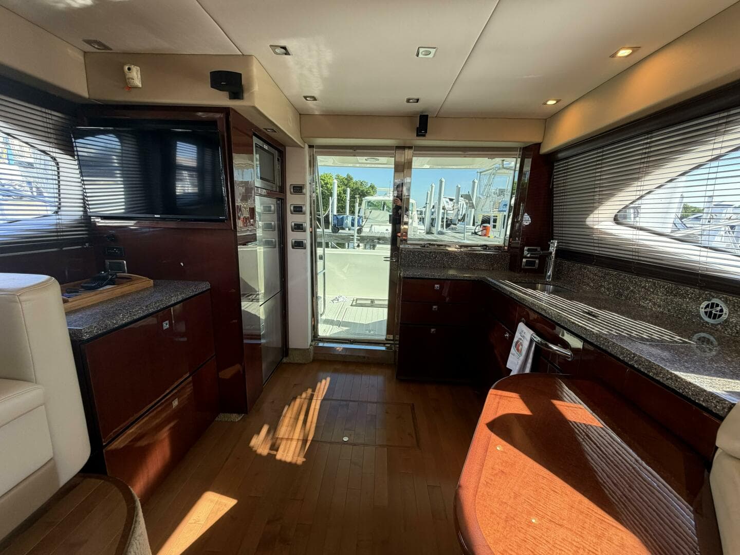 2008 Sea Ray 47 Sedan Bridge - Galley