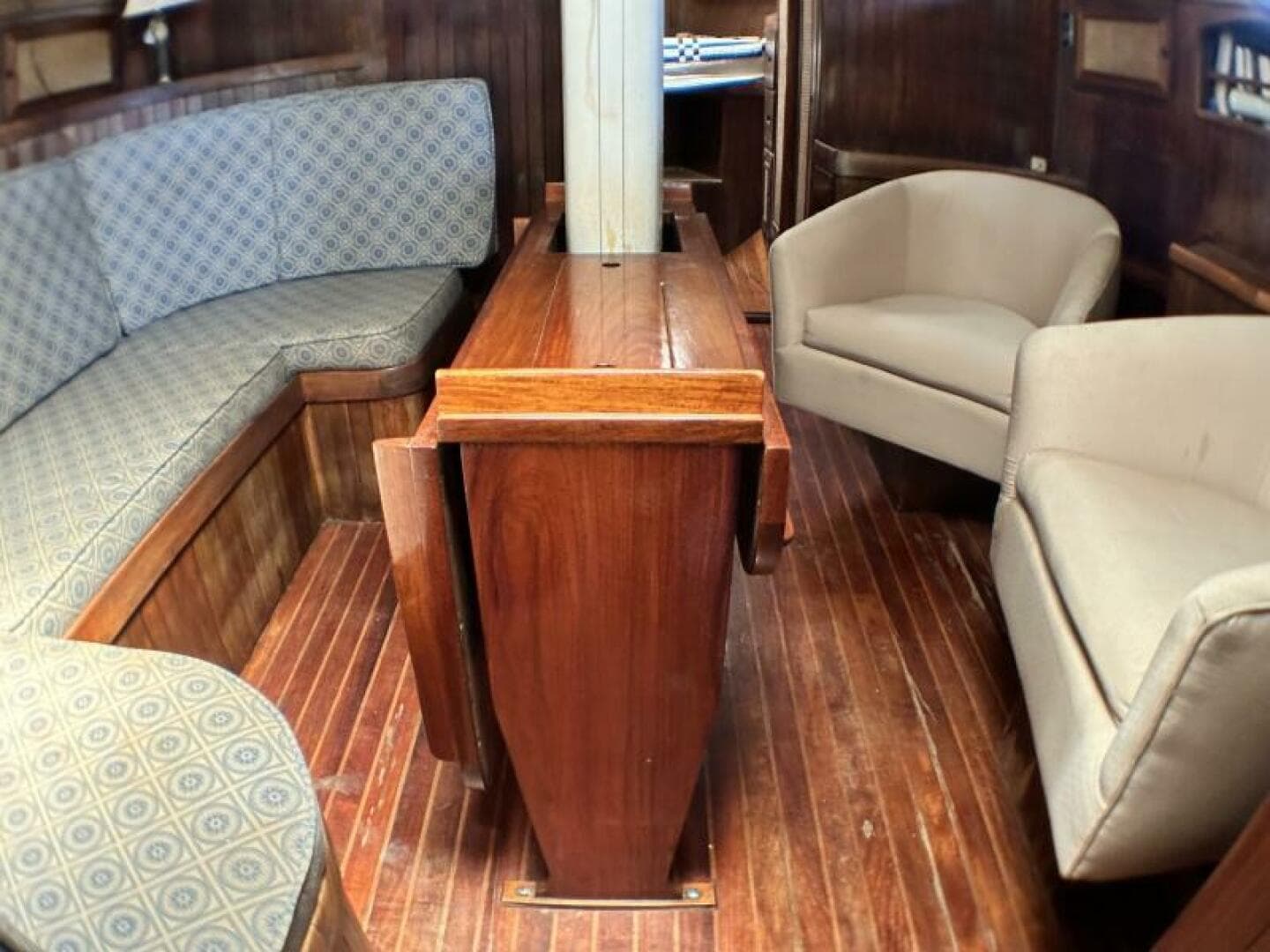 1982 Oceanic Pilothouse 43