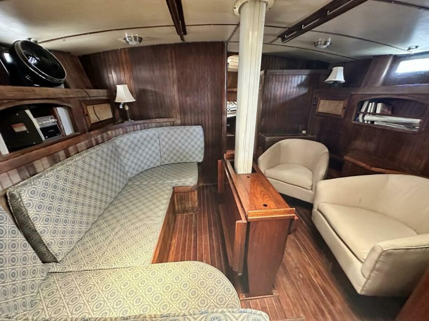 1982 Oceanic Pilothouse 43
