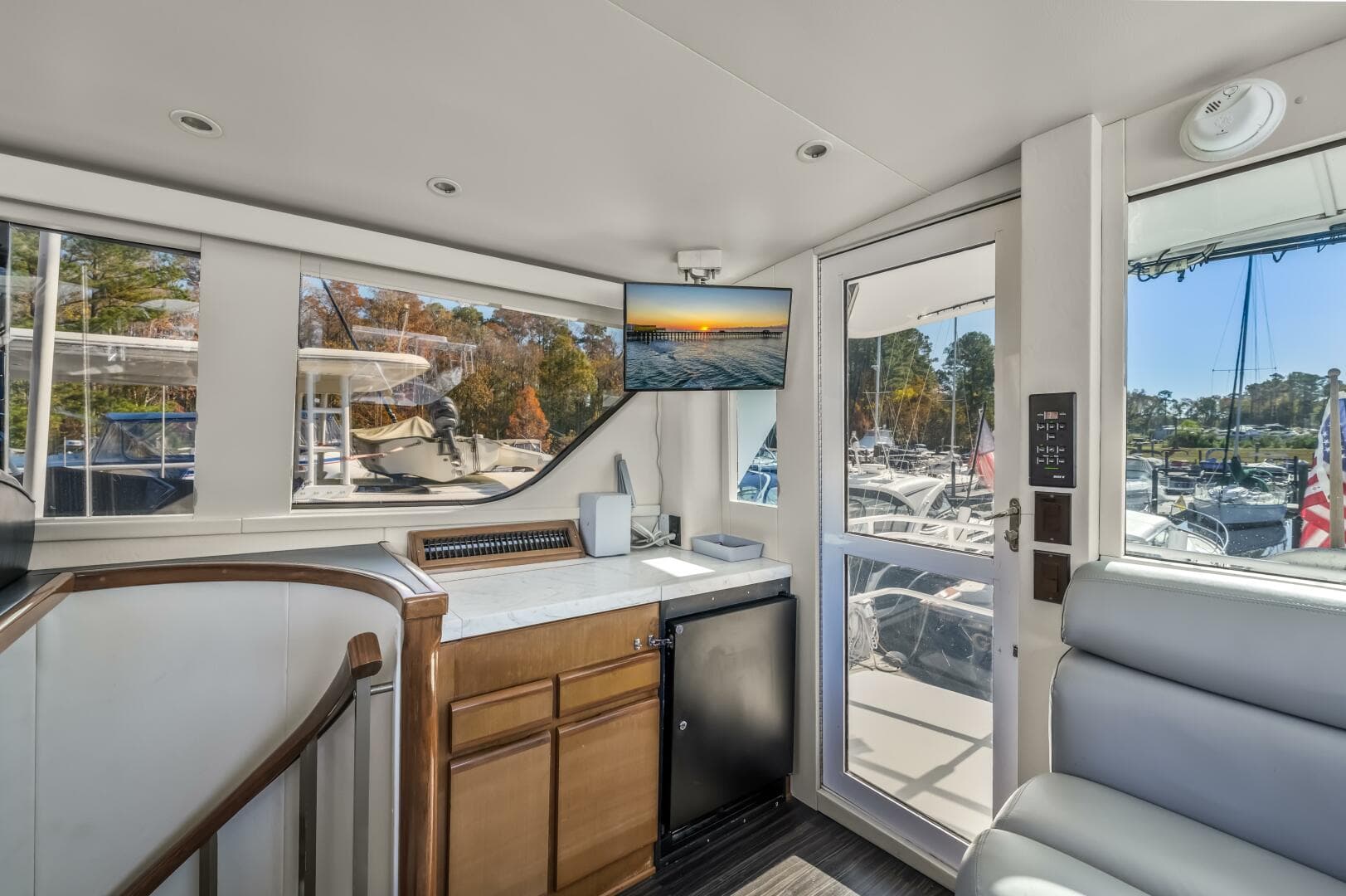 1999 Viking 58 Enclosed Flybridge