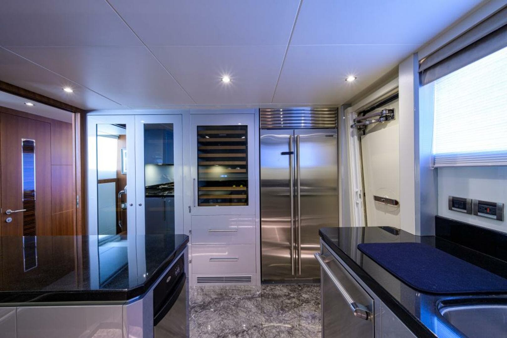 Ocean Alexander 100 ZEPHYR - Interior Chefs Galley