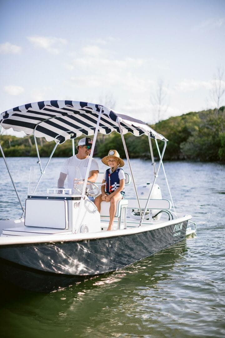 Palm Yachts 17 - Profile