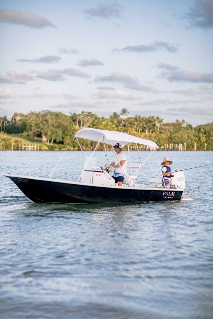 Palm Yachts 17 - Starboard Profile