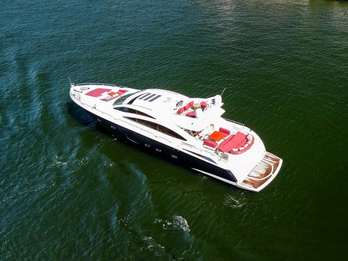 2013 Sunseeker Predator 84