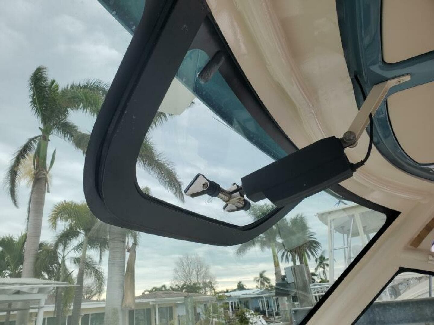 2018 Grady-White 330 Express