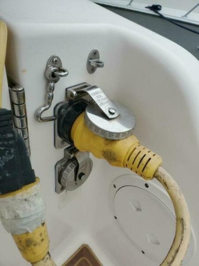 2018 Grady-White 330 Express