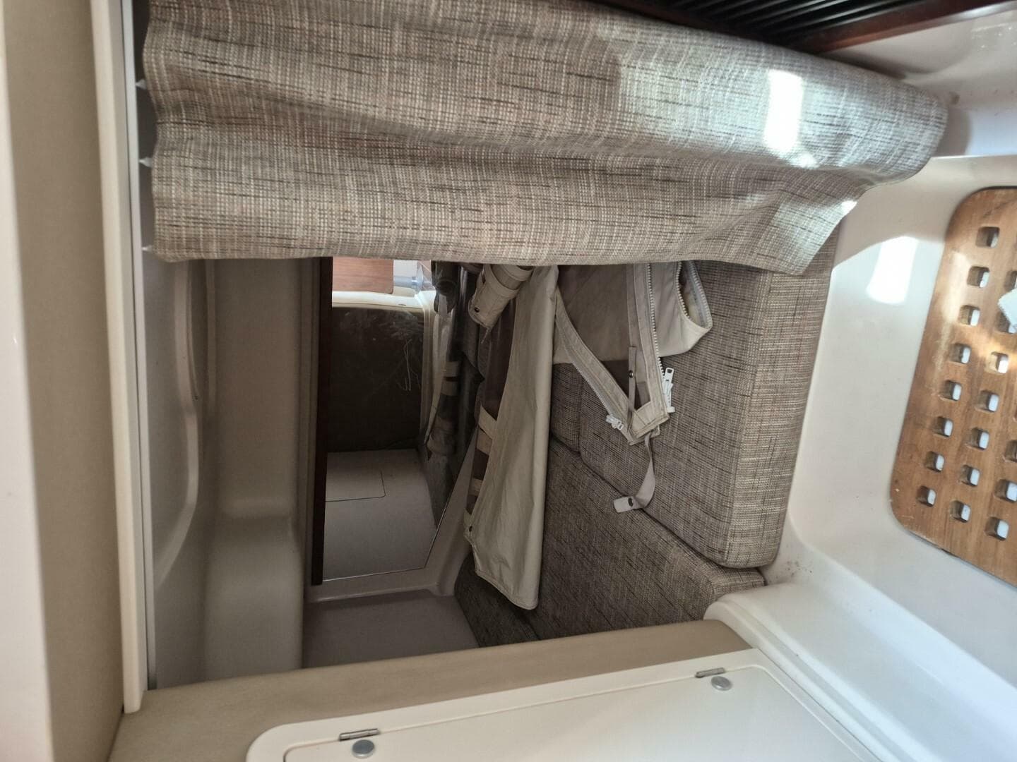 2018 Grady-White 330 Express