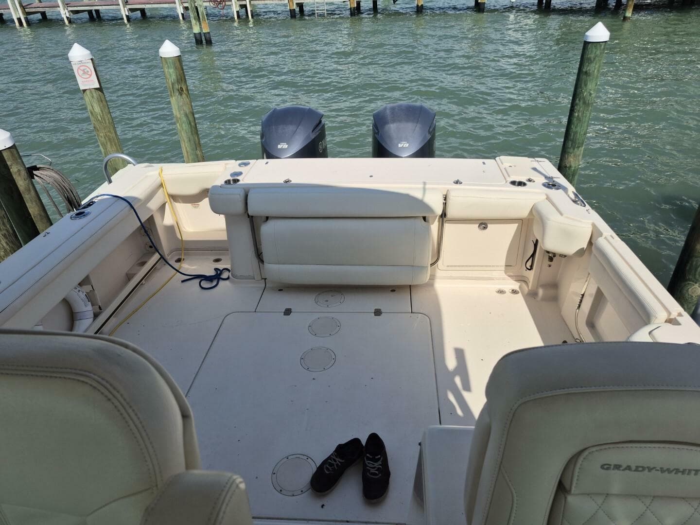 2018 Grady-White 330 Express