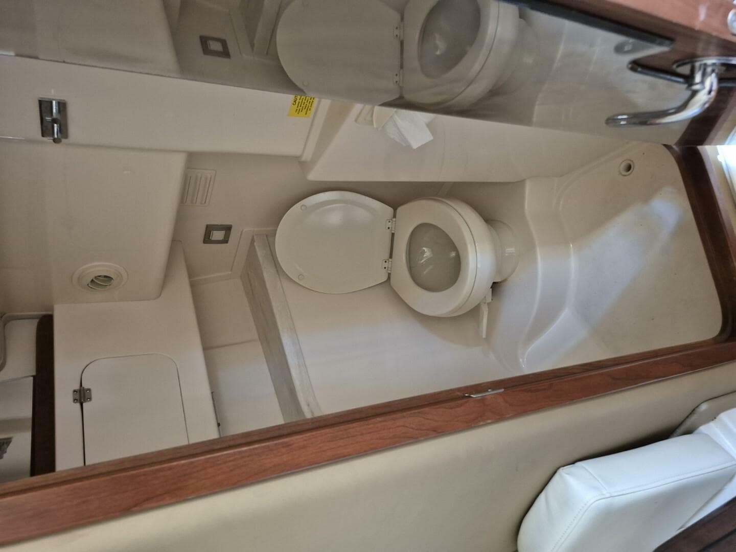 2018 Grady-White 330 Express