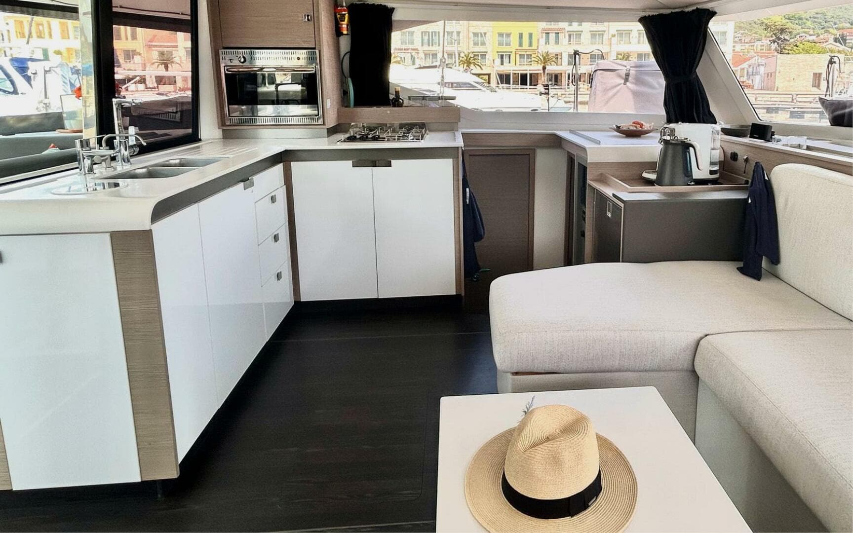 2022 Fountaine Pajot Isla 40