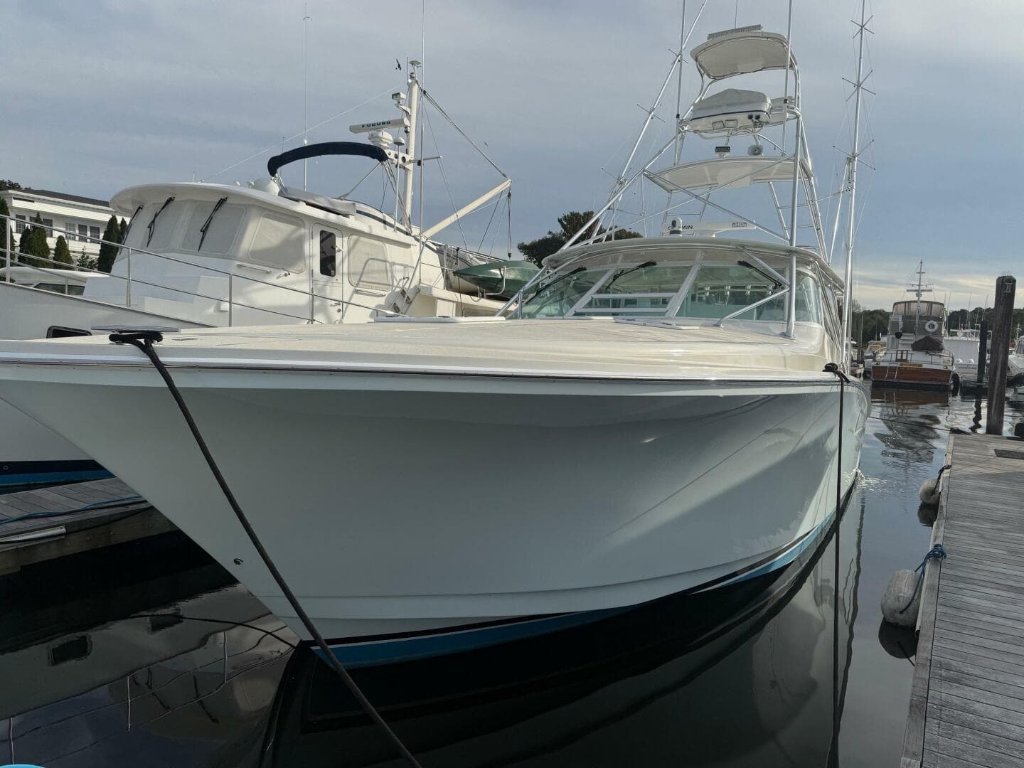 Cabo 45 EMMA - Exterior