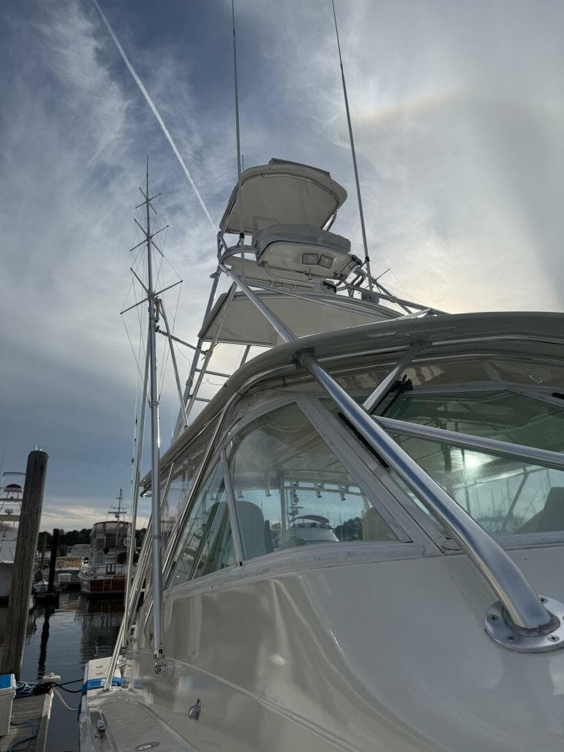 Cabo 45 EMMA - Exterior