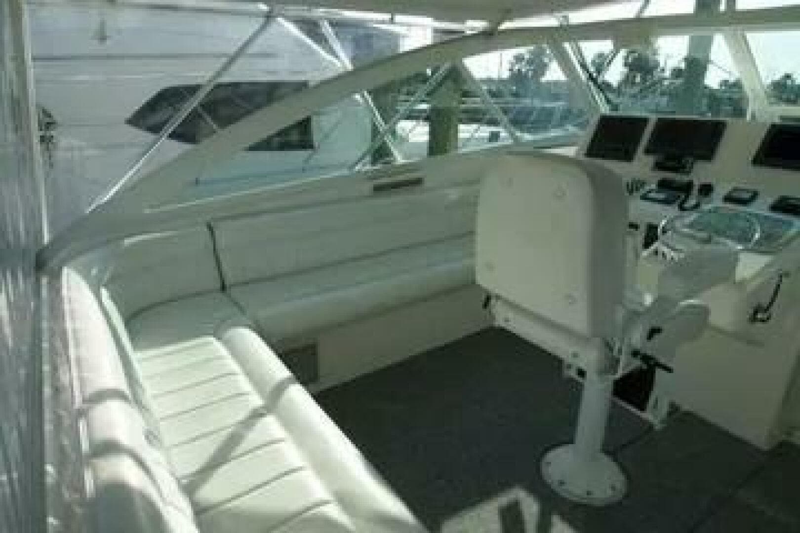 Cabo 45 EMMA - Cockpit 