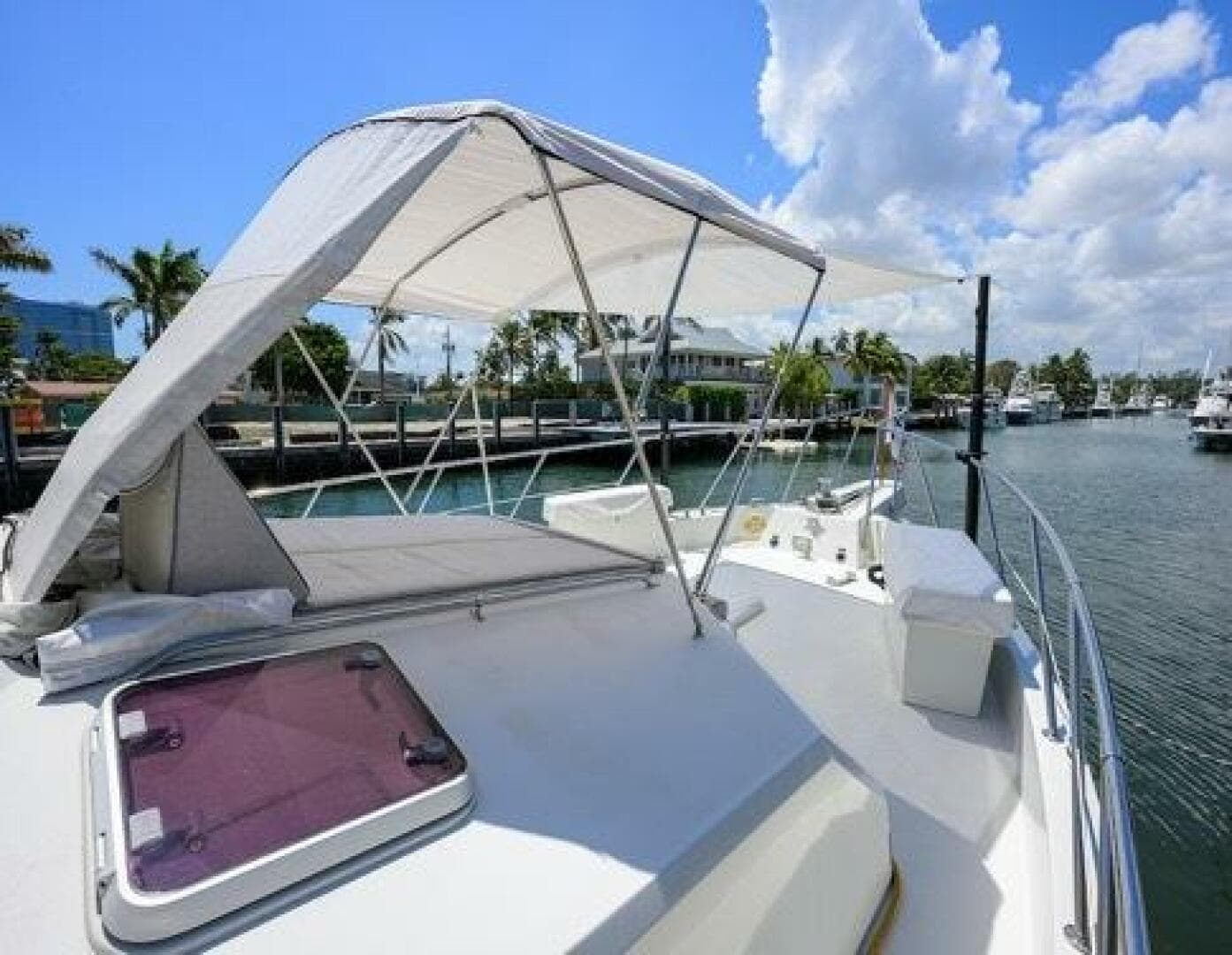 1998 Hatteras 70 Cockpit
