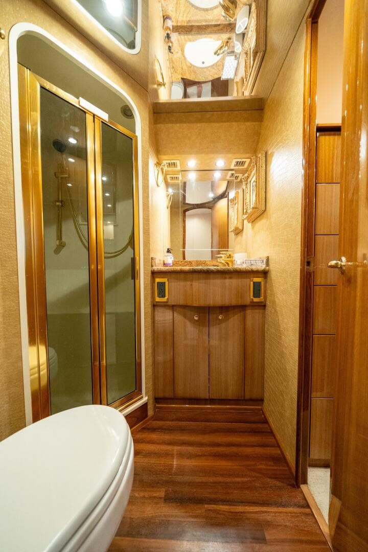 2006 Viking 68 Convertible