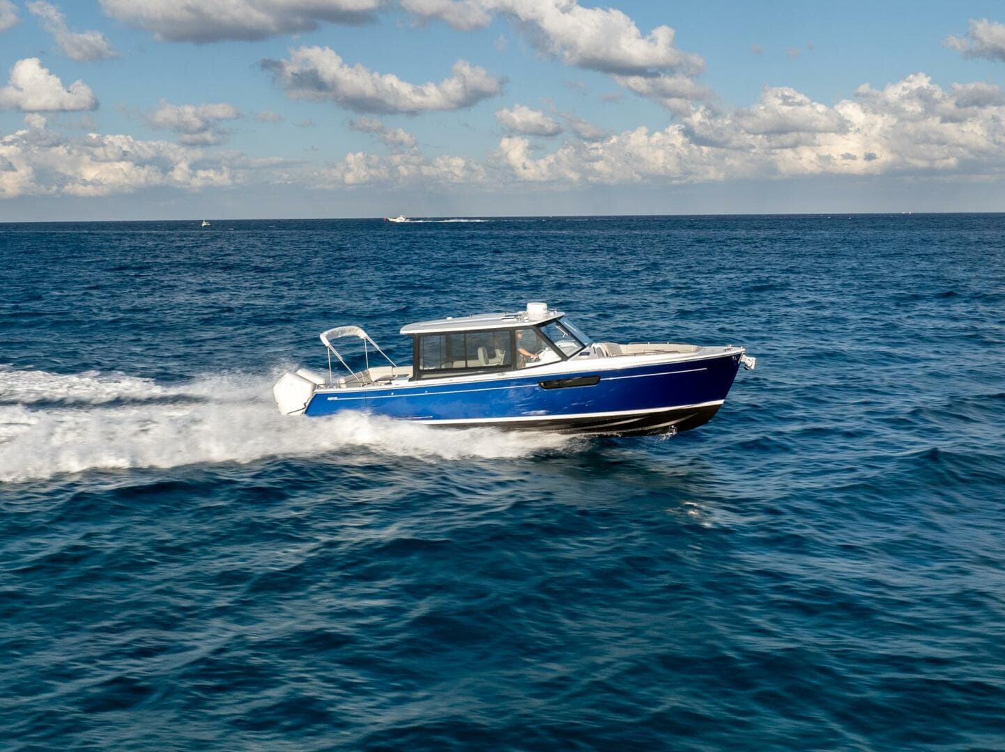 MJM Yachts 3 Profile