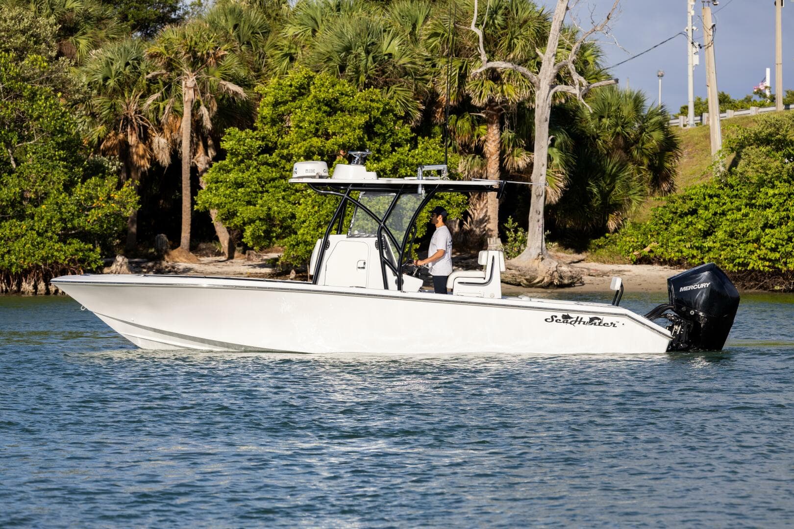 2019 SeaHunter Floridian 28