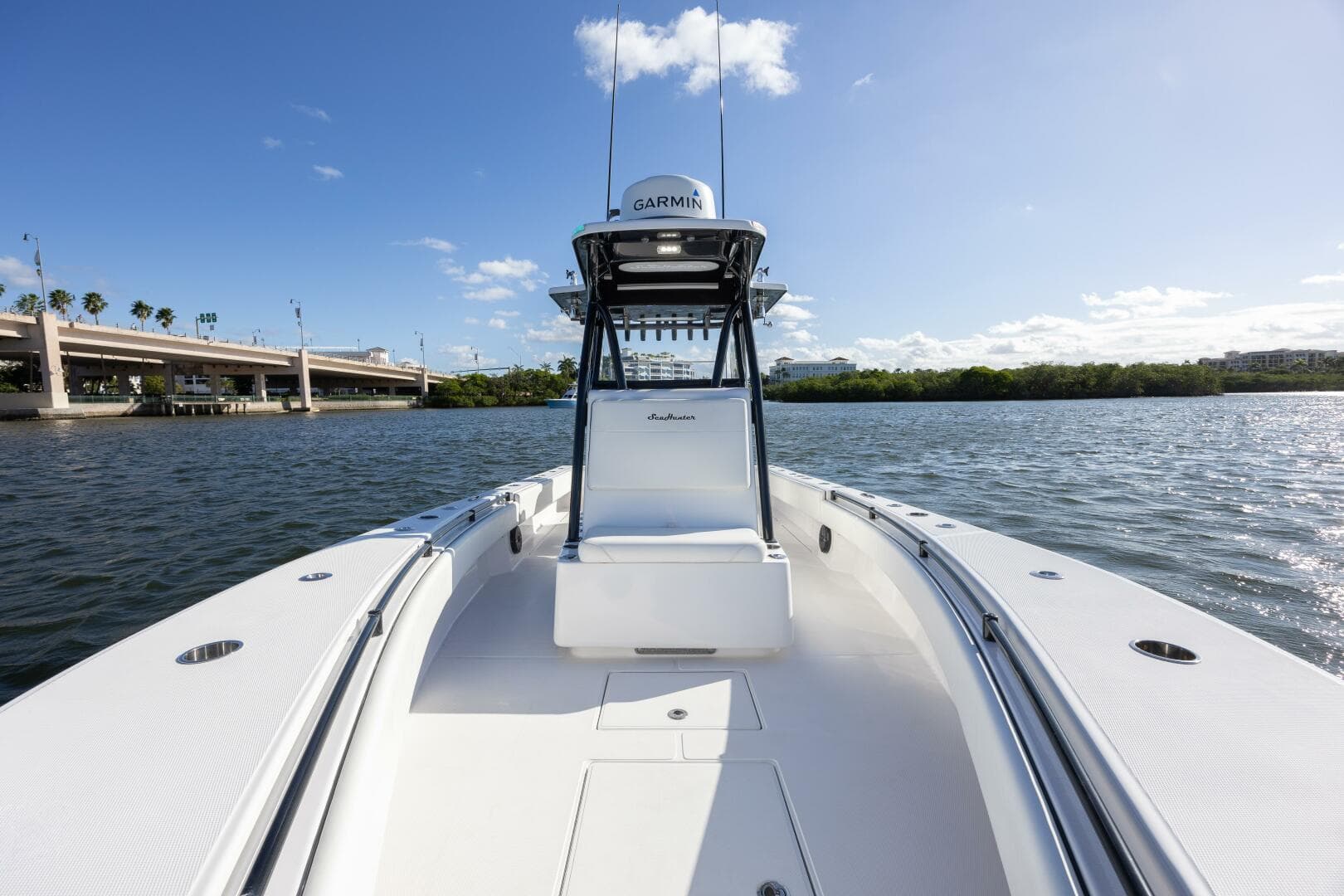 2019 SeaHunter Floridian 28