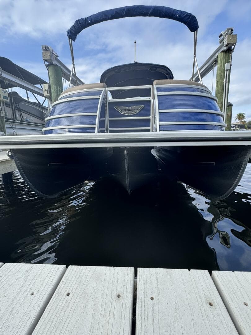 25' Bennington toons