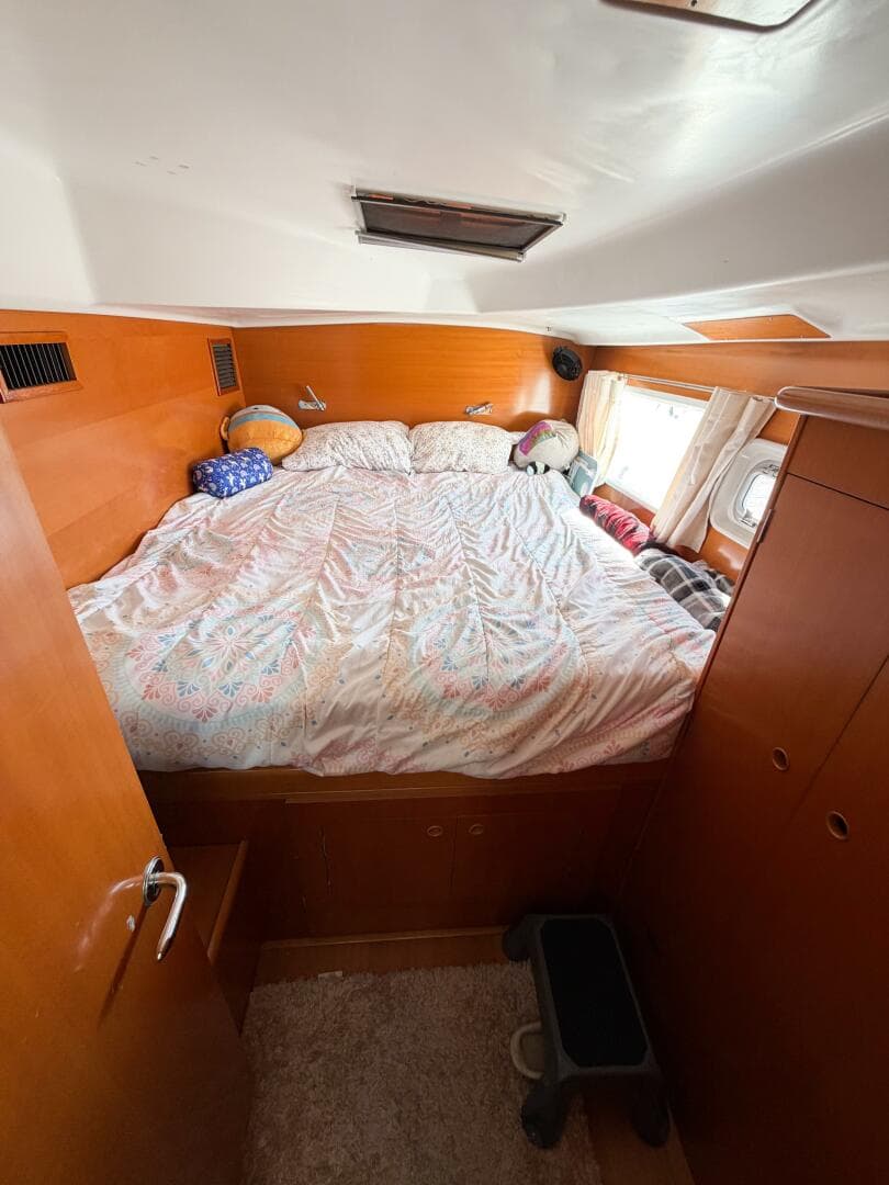 2005 Lagoon 380S
