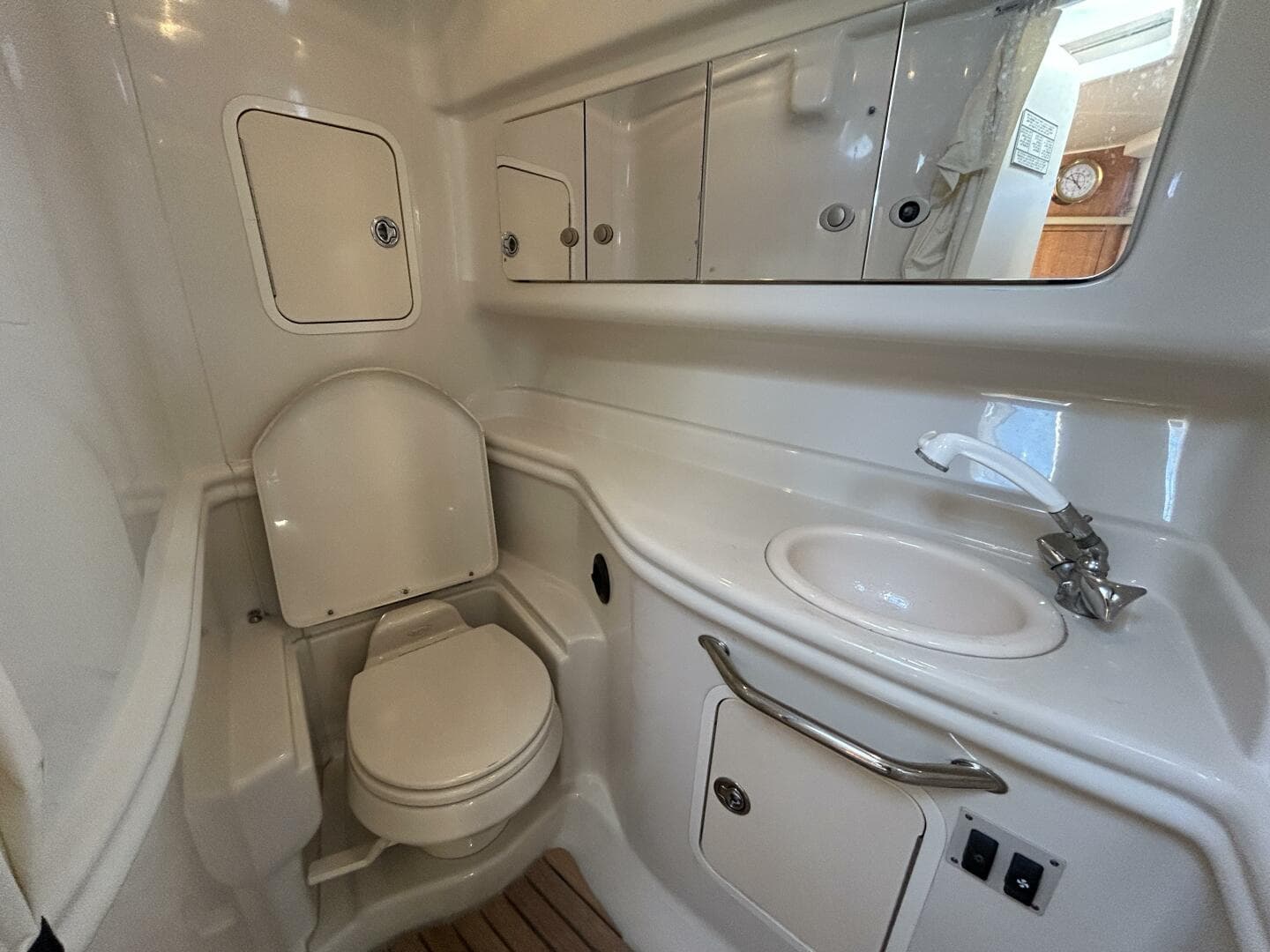 2006 Sea Ray 320 Sundancer