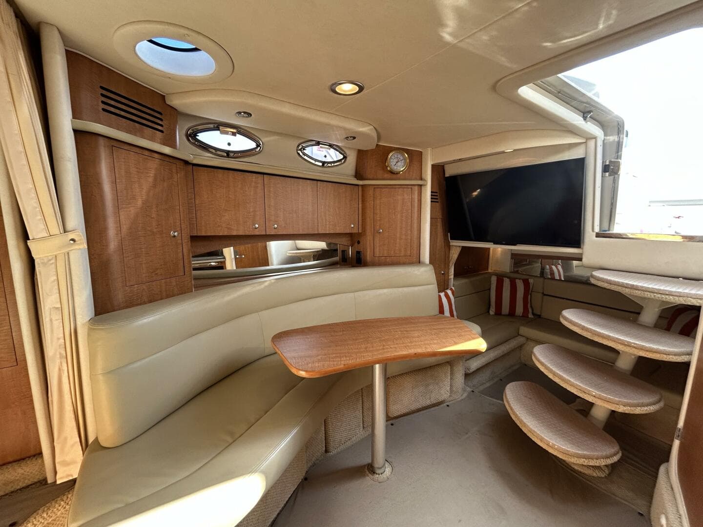 2006 Sea Ray 320 Sundancer