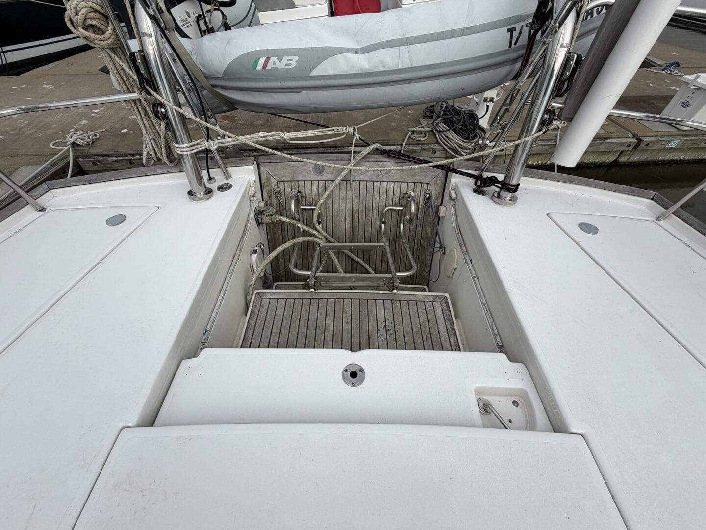 2004 Beneteau 57 Center Cockpit