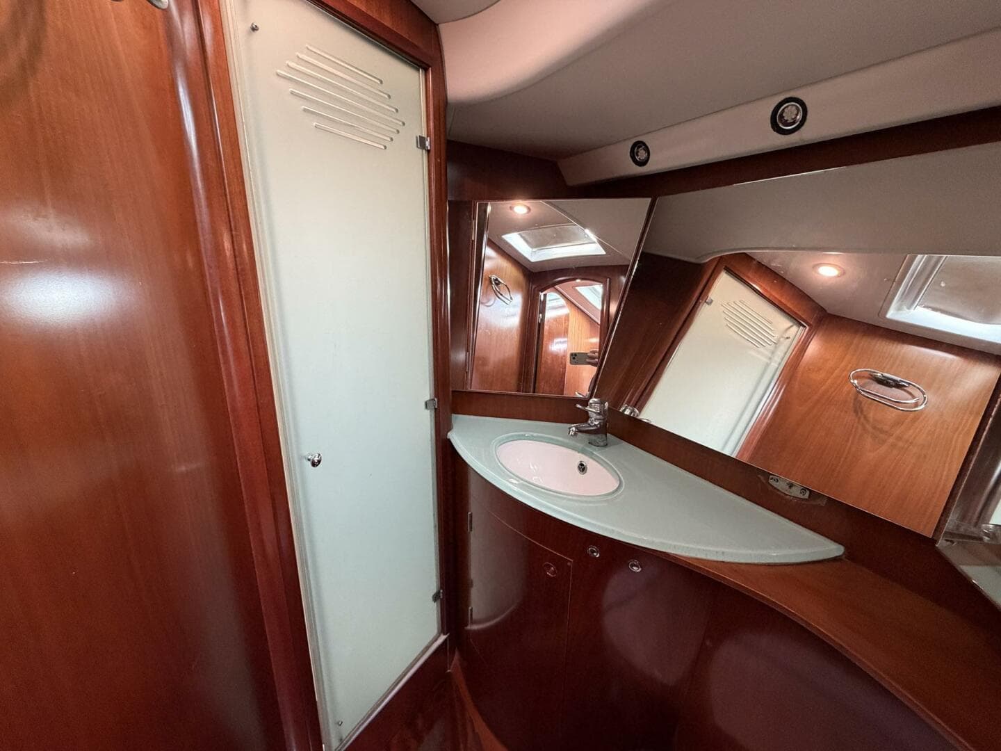 2004 Beneteau 57 Center Cockpit