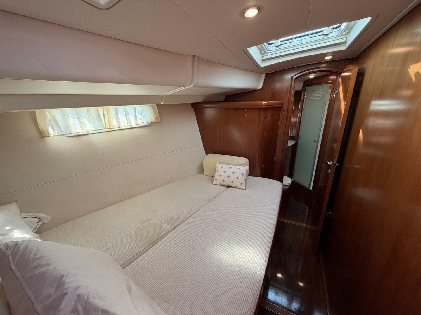 2004 Beneteau 57 Center Cockpit