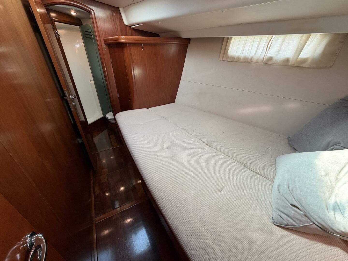 2004 Beneteau 57 Center Cockpit