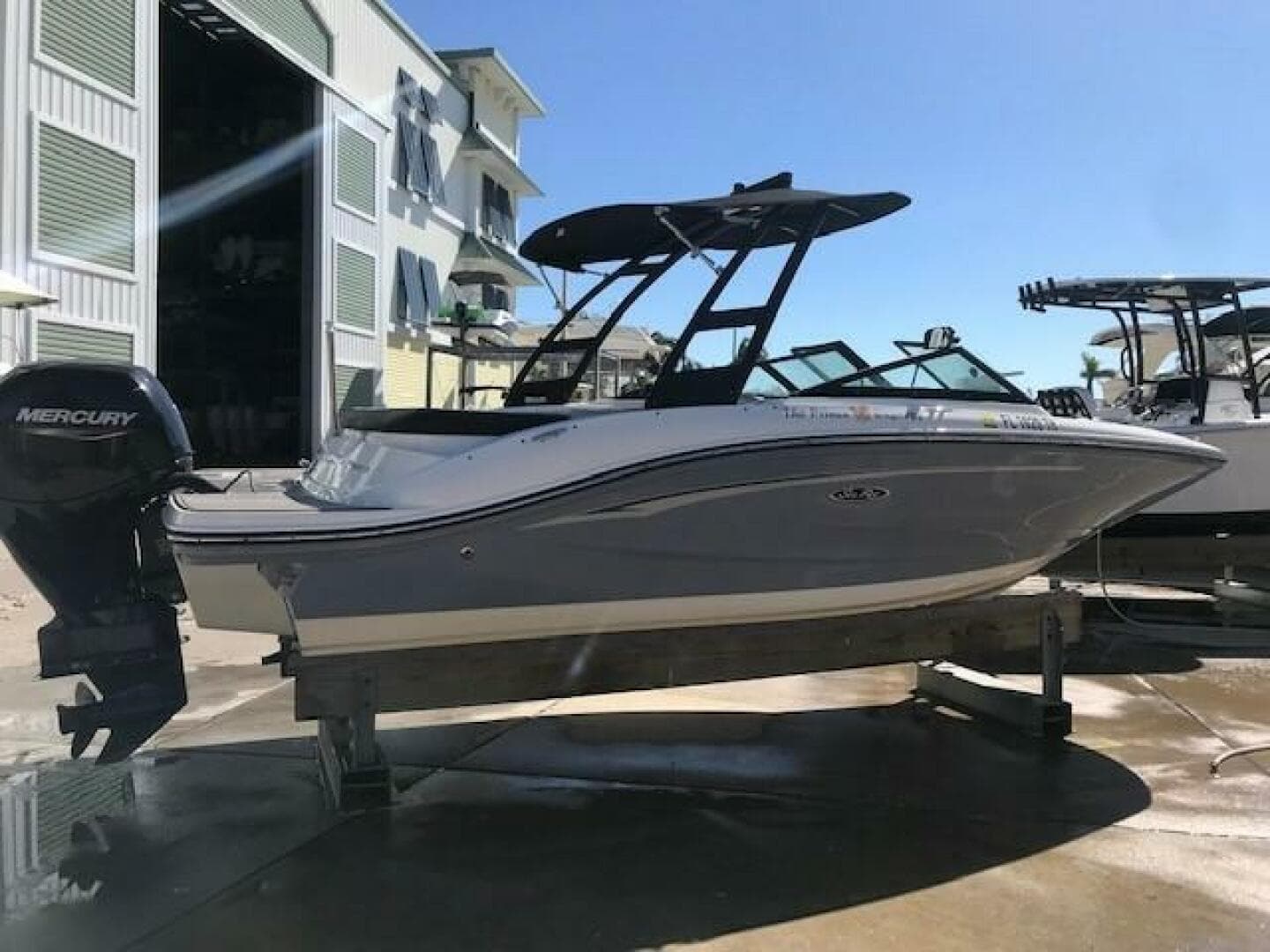 2022 Sea Ray SPX 190 OB