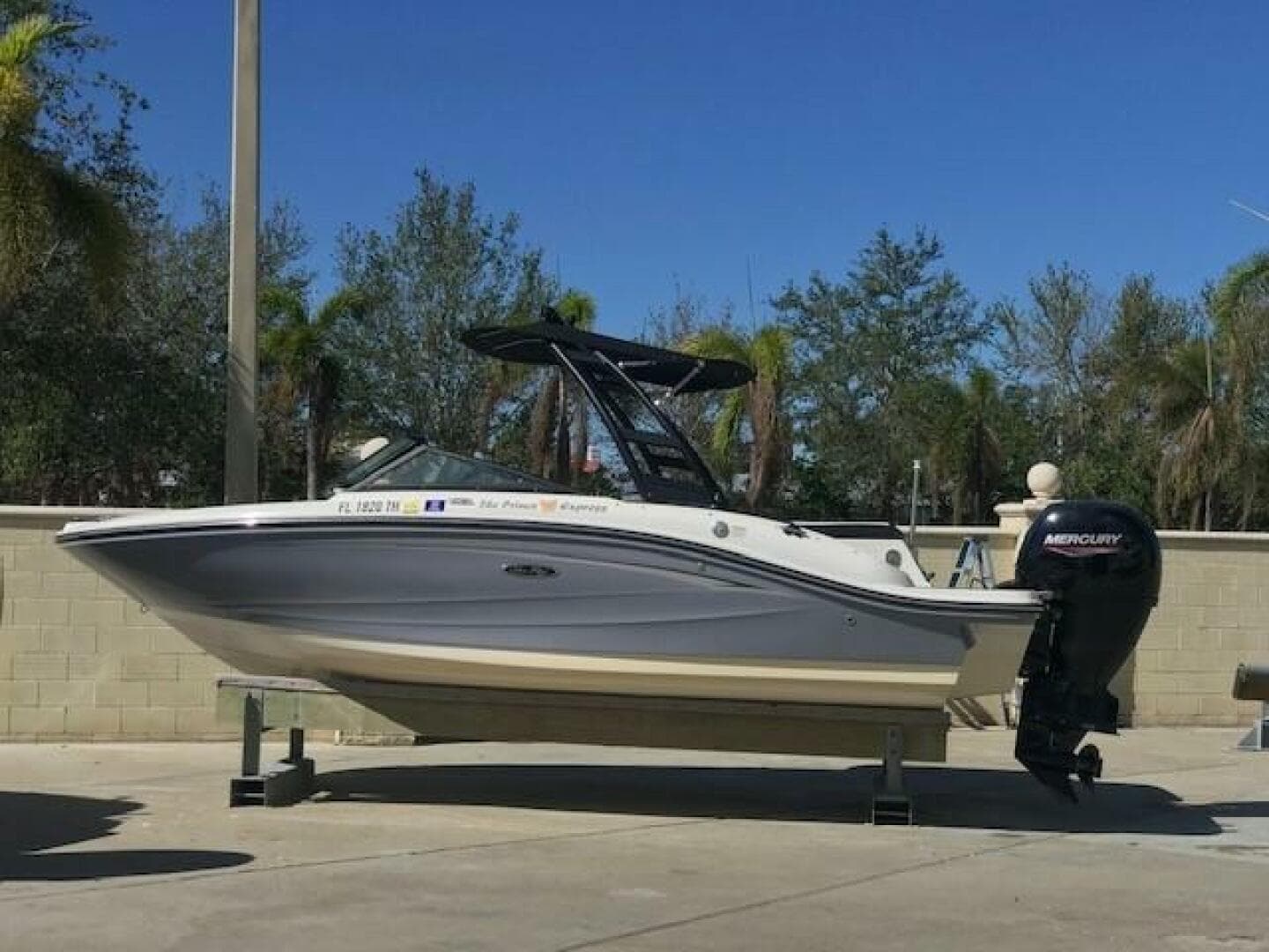 2022 Sea Ray SPX 190 OB