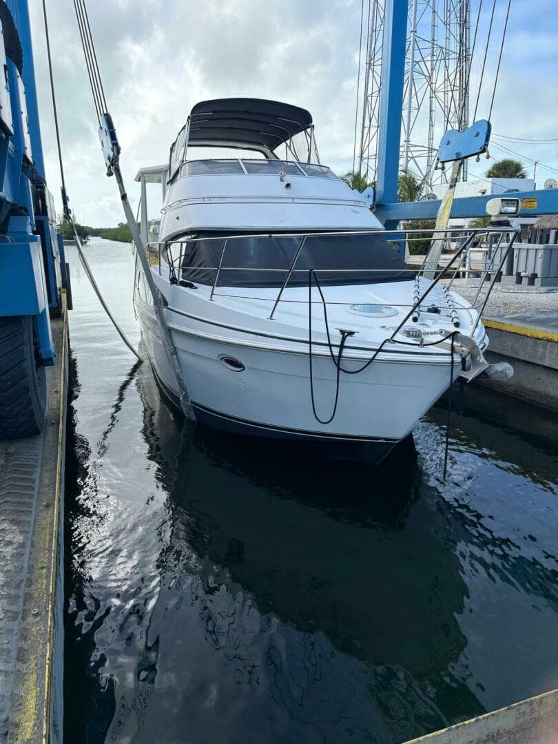 2005 Carver 41 CMY Cockpit Motoryacht