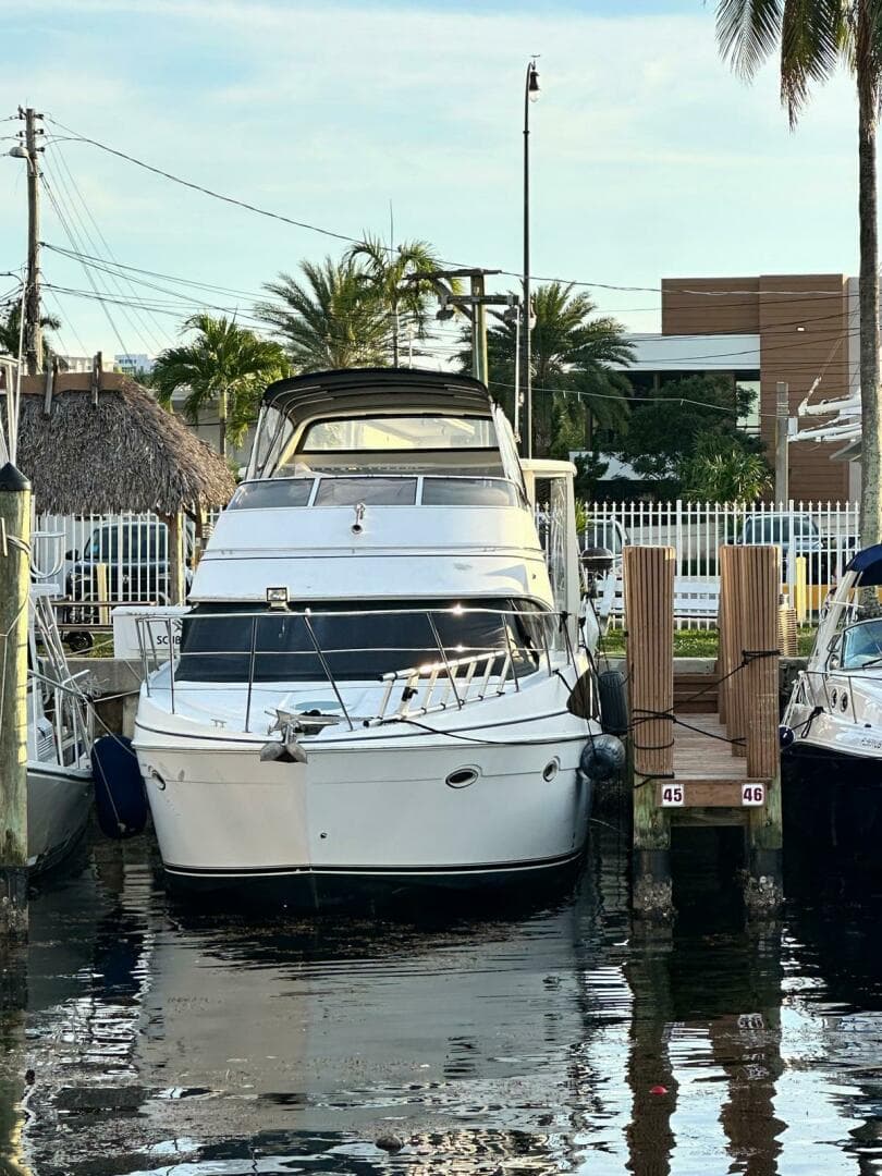 2005 Carver 41 CMY Cockpit Motoryacht