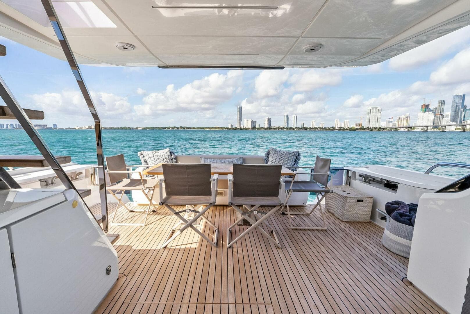 2024 Ferretti Yachts 720