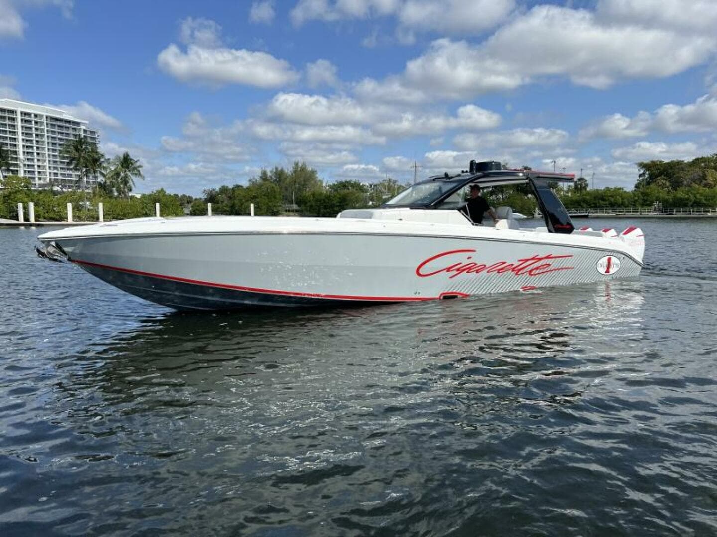 2025 Cigarette NightHawk