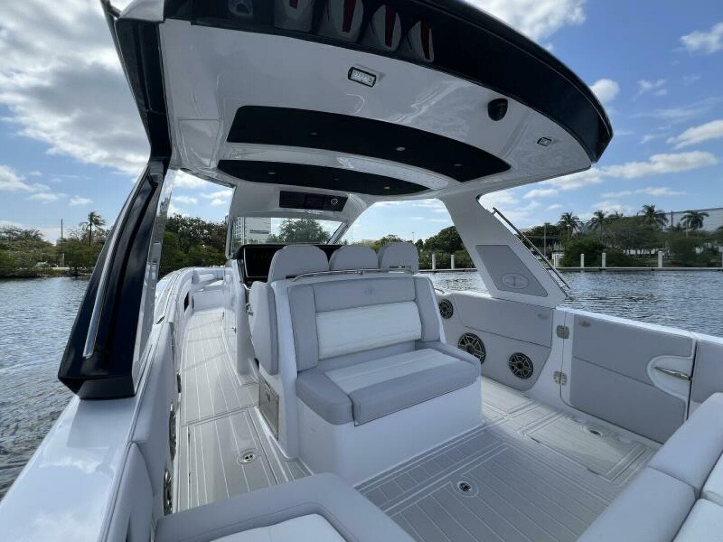 2025 Cigarette NightHawk