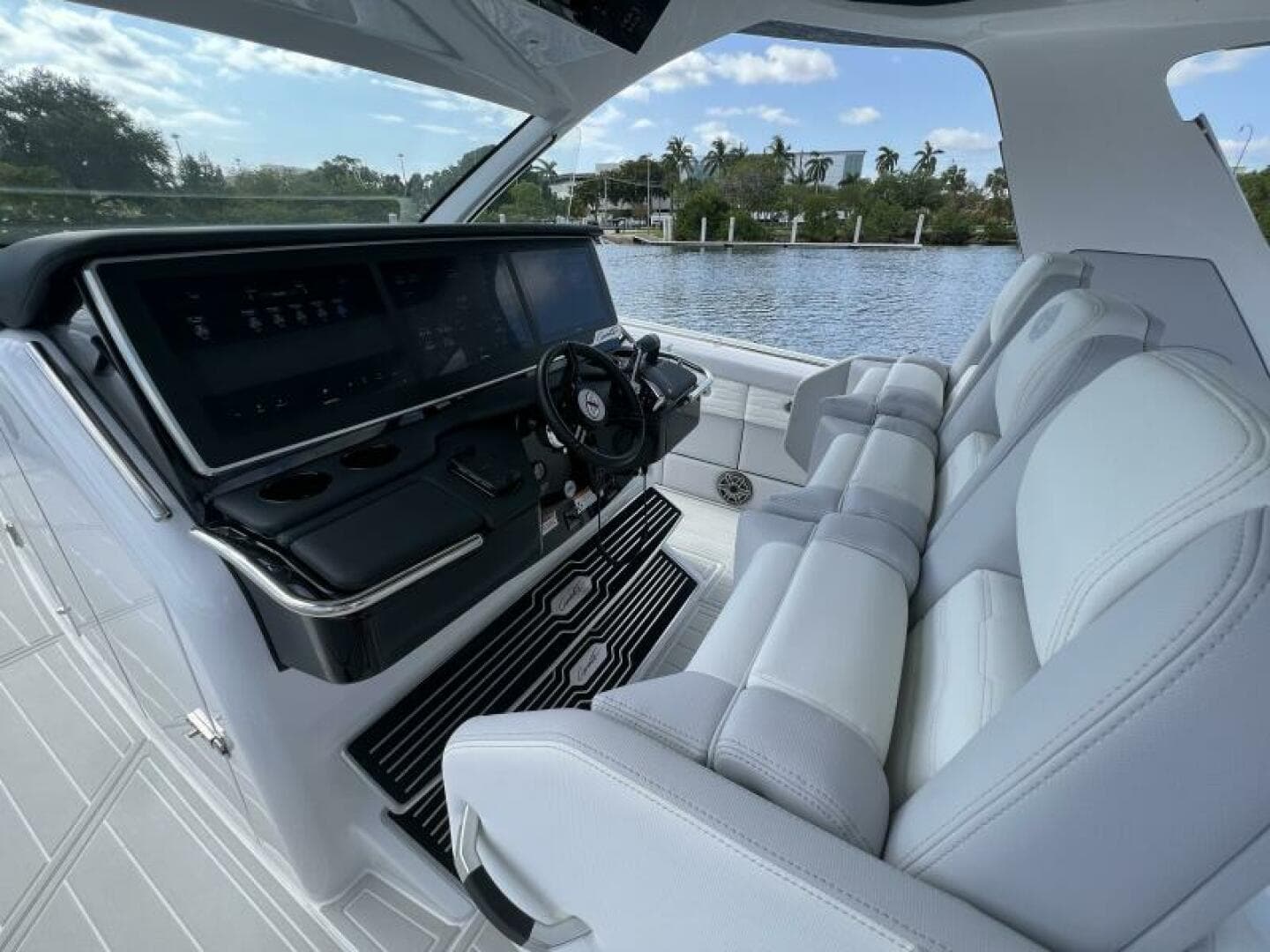 2025 Cigarette NightHawk