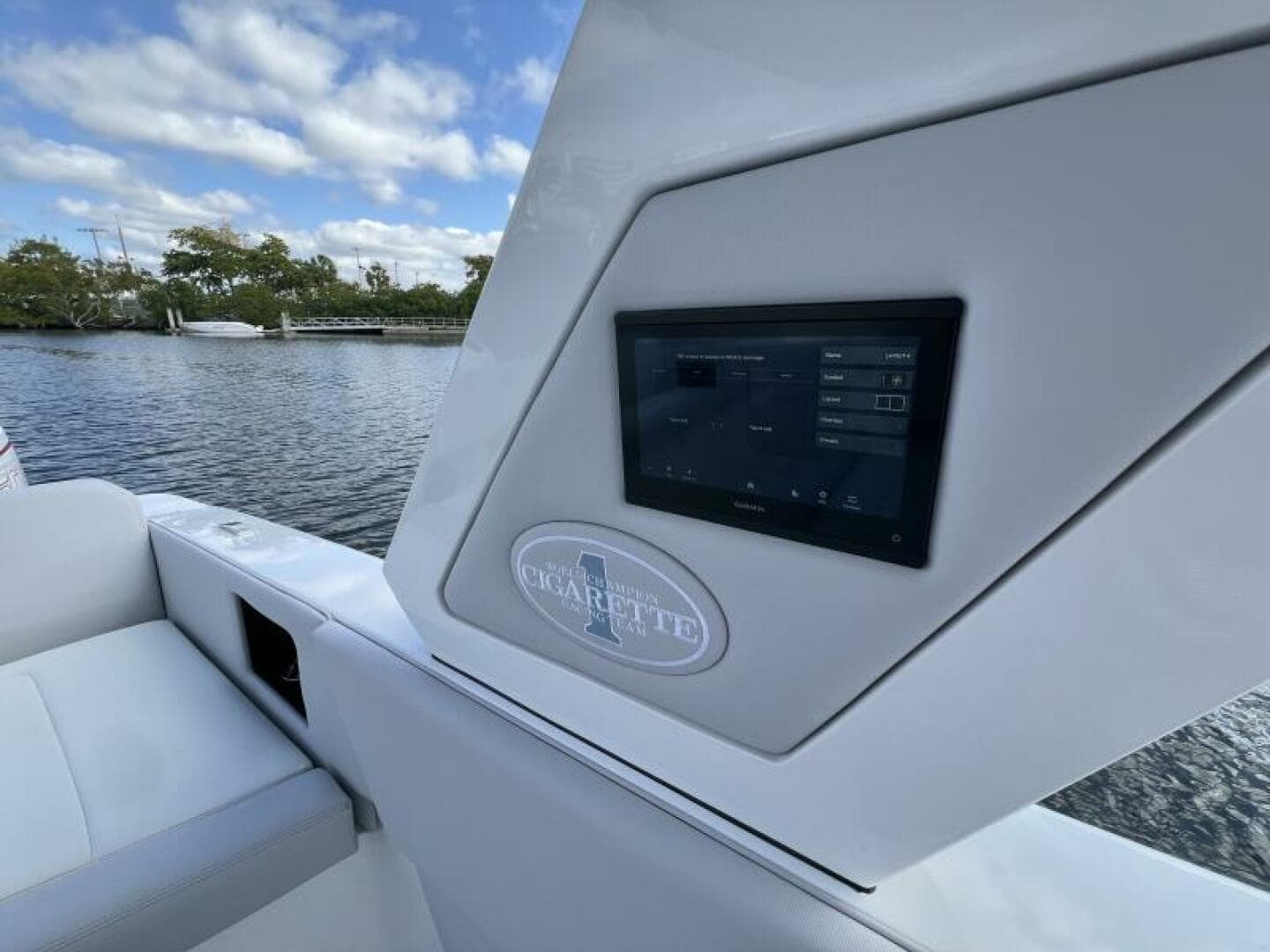 2025 Cigarette NightHawk