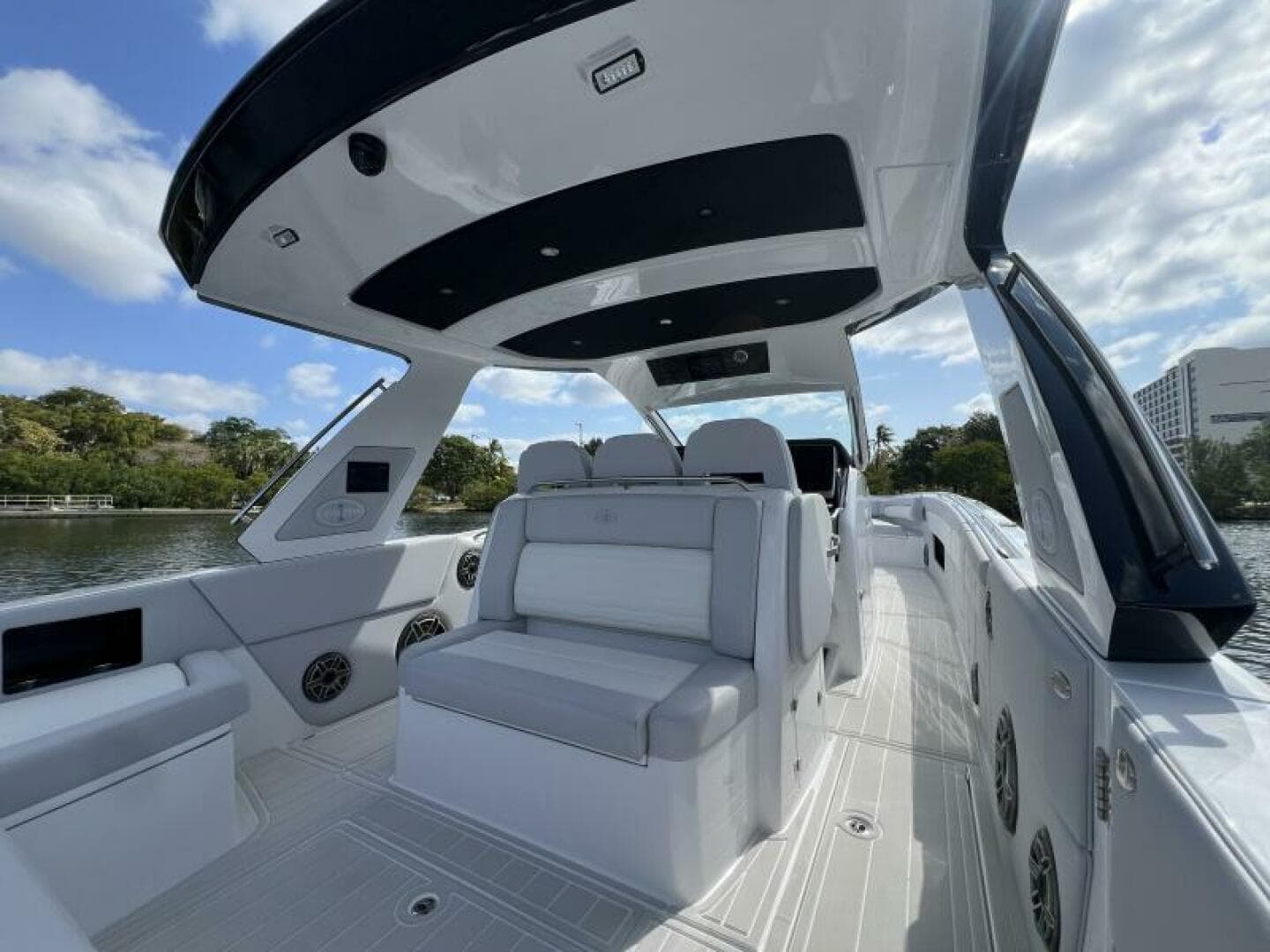 2025 Cigarette NightHawk